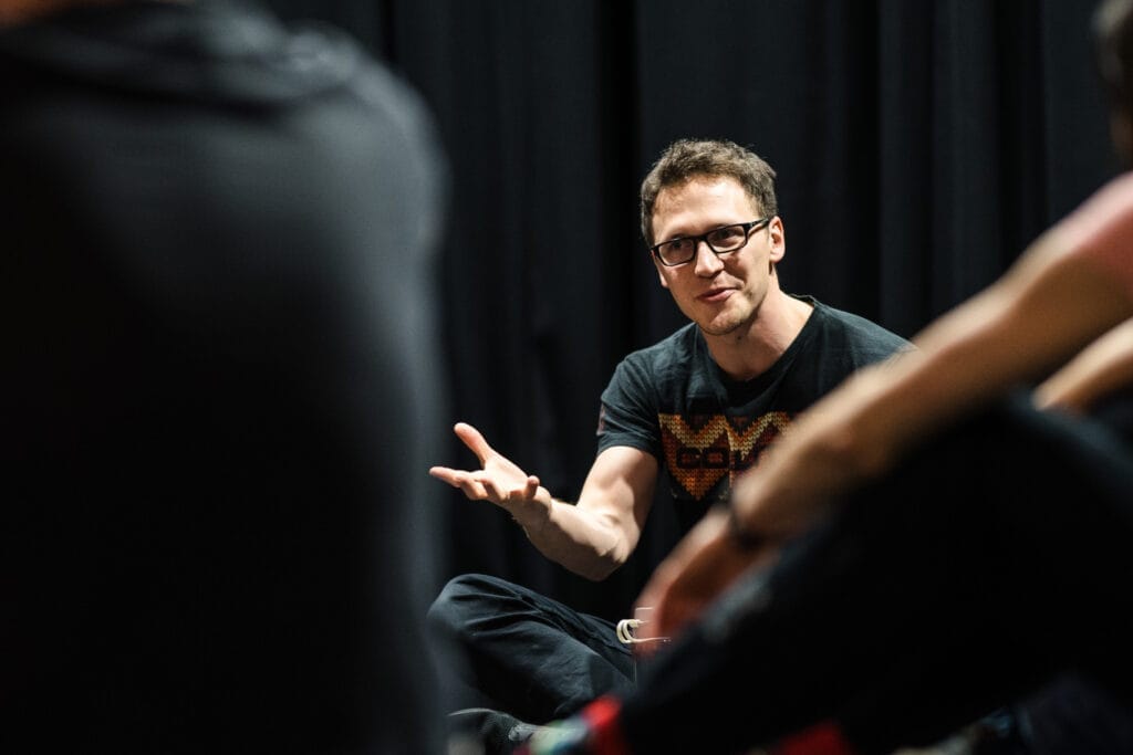 Warsztaty teatralne Katowice - Instruktor prowadzący zajęcia teatralne